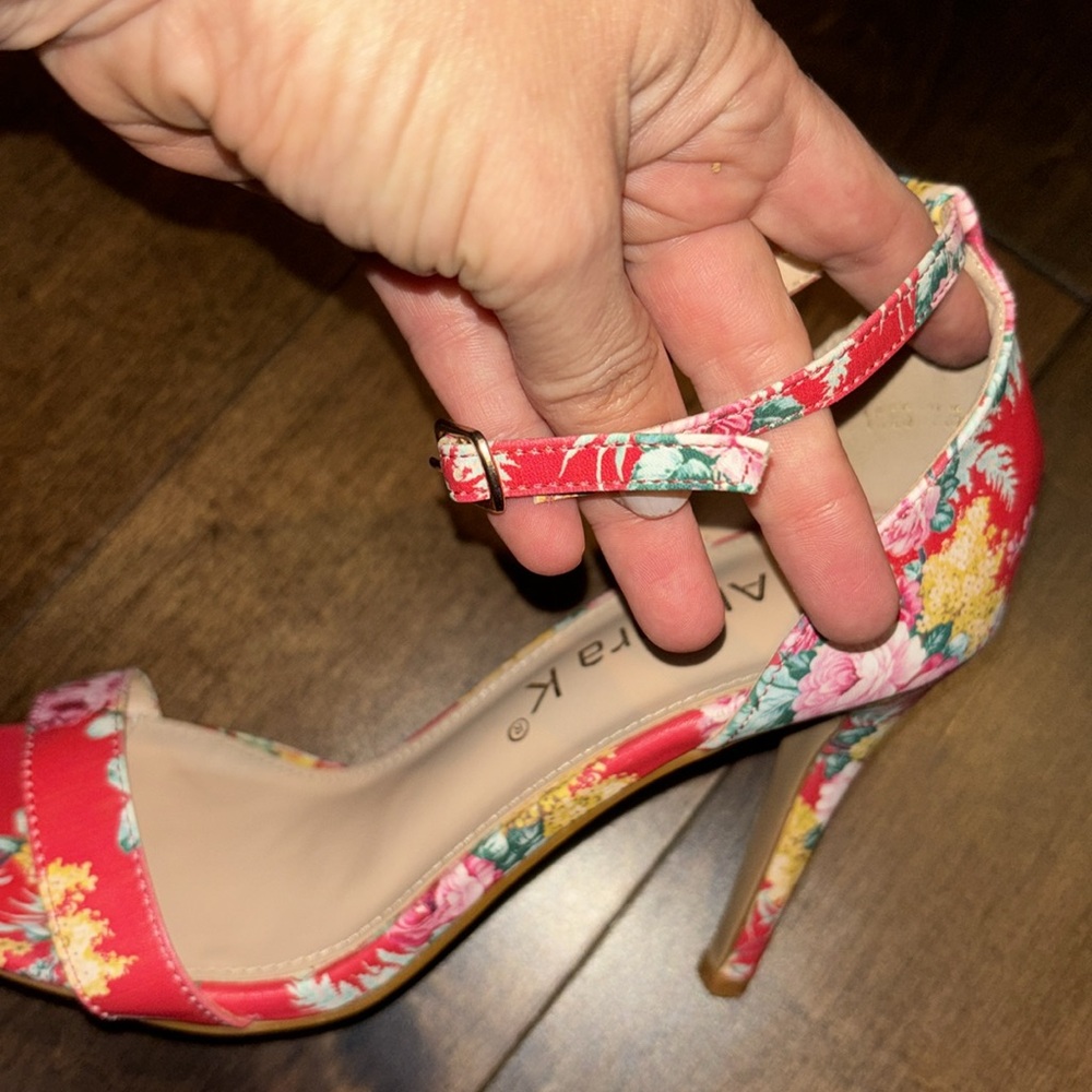 Allegra K Floral Strappy Sandal - Picture 10 of 10